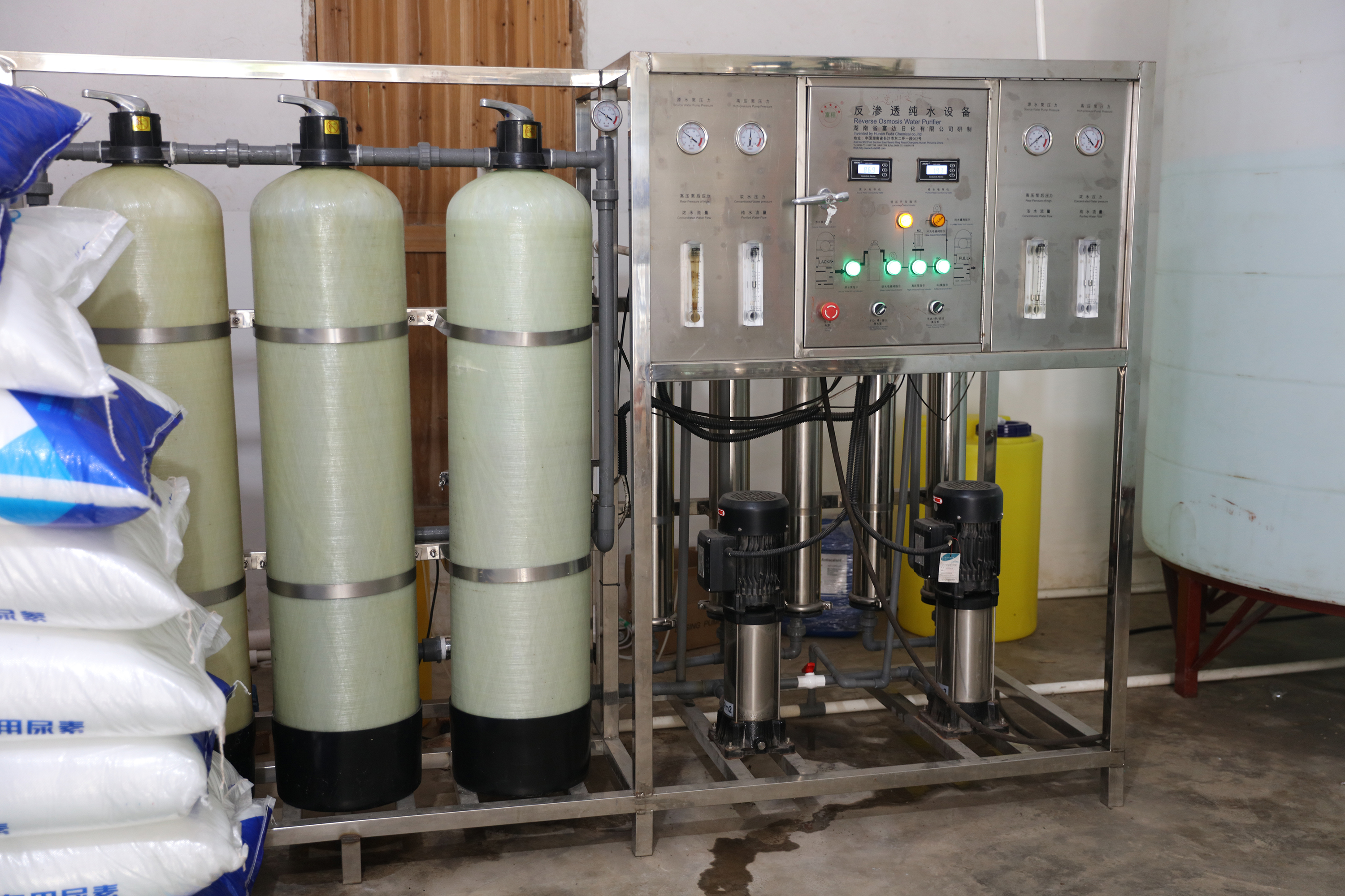 瀏（liú）陽車用尿素廠車間