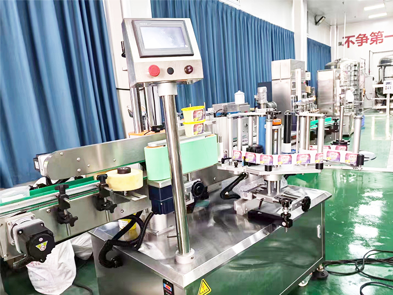 方瓶圓瓶異形（xíng）瓶（píng）貼標機